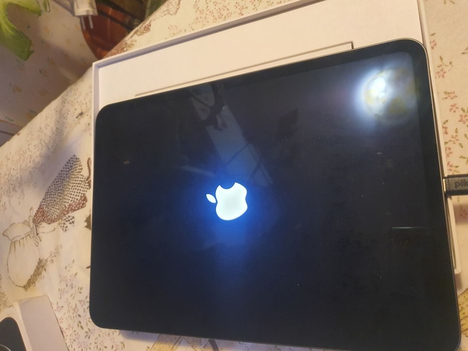 ipad 11 pro m4 2024, 256gb, 8gb ram , fara sim