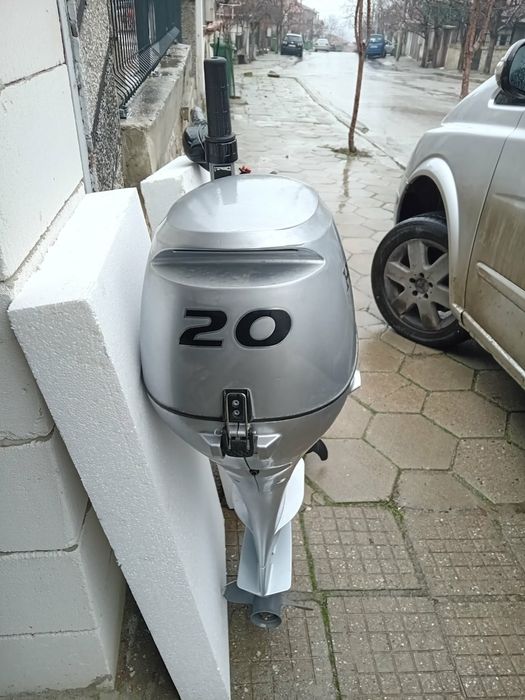 Извънбордов двигател Honda BF20
