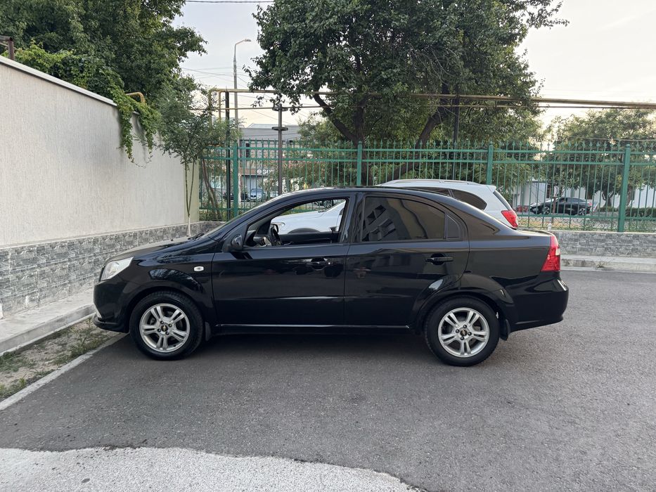 Nexia 3 aftomat qora
