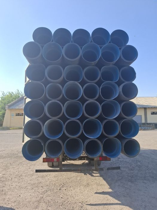 Гофрированная труба и Дренажный труба с геотекстилем разных видов