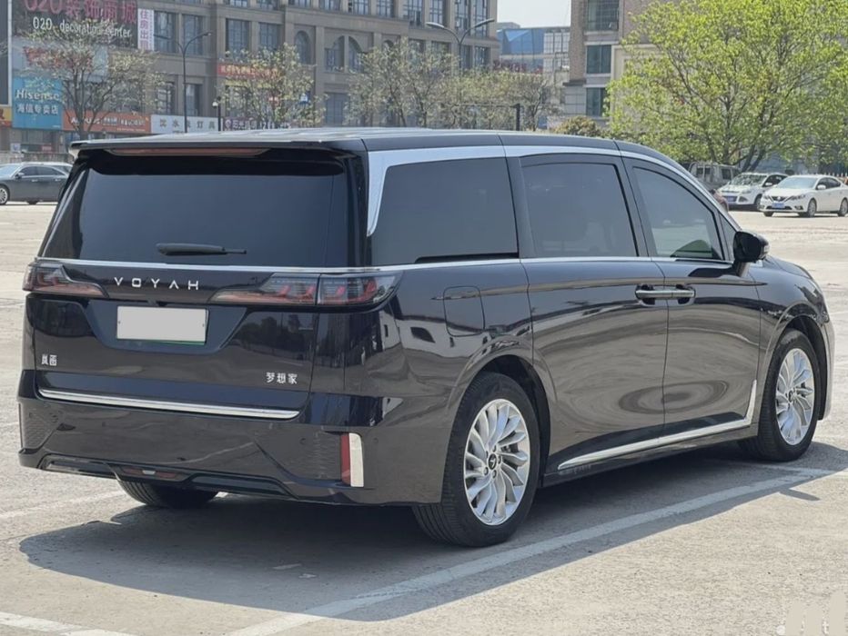 Voyah Dream новый Комфортный минивен для поездок и туров по Узбекистан