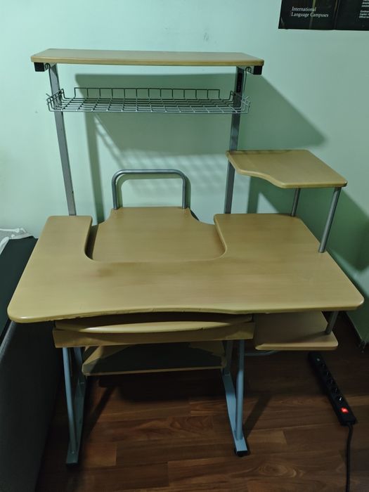 Продам компьютерный стол, б/у, г. Алматы