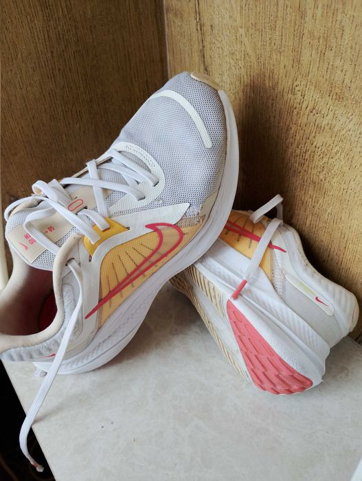 Найк за момиче 36 номер