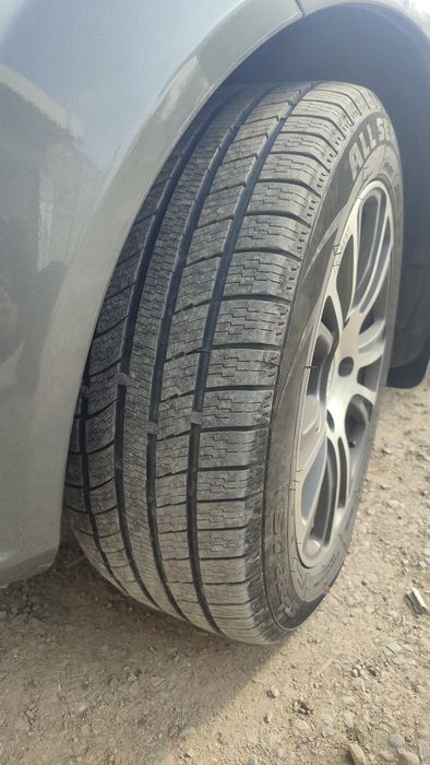 Диск с колесом для автомобиля