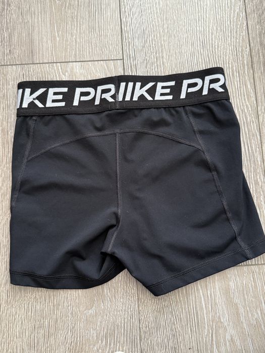 Nike Pro дамски къс спортен клин S размер