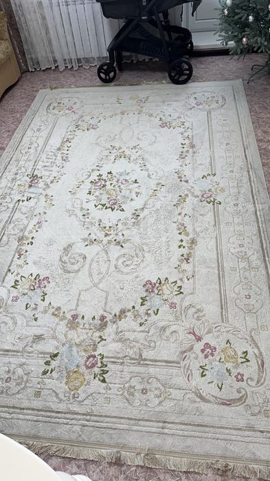 продам  ковер на пол