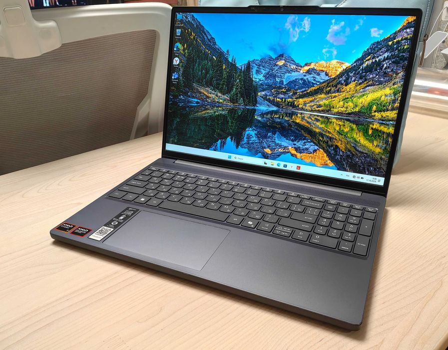 Lenovo IdeaPad Slim 3 (2025) Ryzen 7-8840HS, 16DDR5, 512ssd, 15.3. New