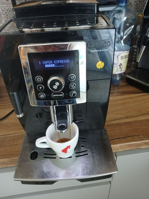 Vand exprresor Delonghi