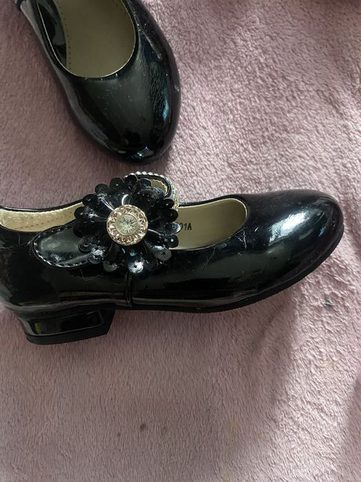 Продам туфельки на девочку