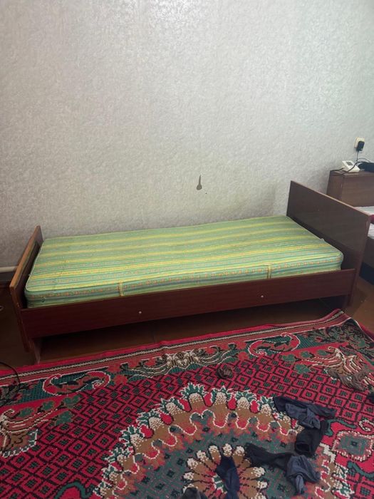 Продам шв.машину, ТВ, кровати