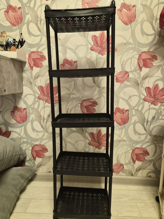 Этажерка,в хорошем состояние.