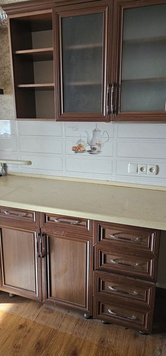 Продаю Кухонную мебель