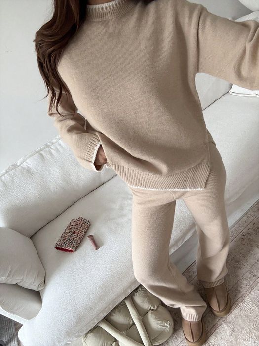 Set de două bucăți de pulover și pantaloni