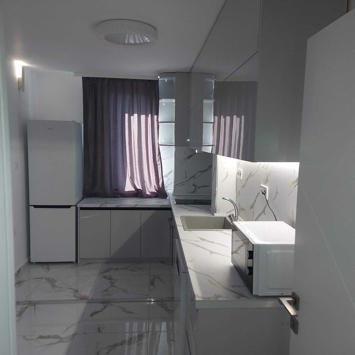 Дава се под наем Тристаен апартамент в Асеновград - 97 кв.м за 408 € - Снимка #3