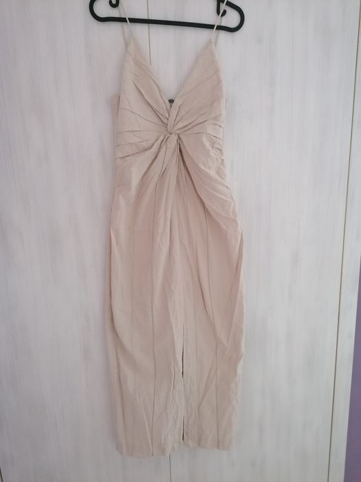 Розов костюм от Бершка, зелен от Зара с примес на лен