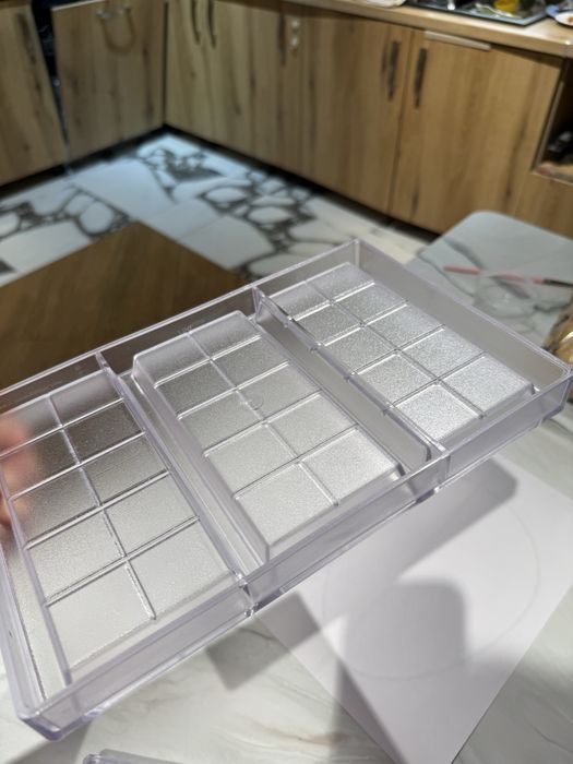 Поликорбонатные формы от Implast