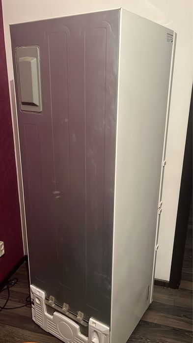 Продам холодильник. Компрессор не работает.