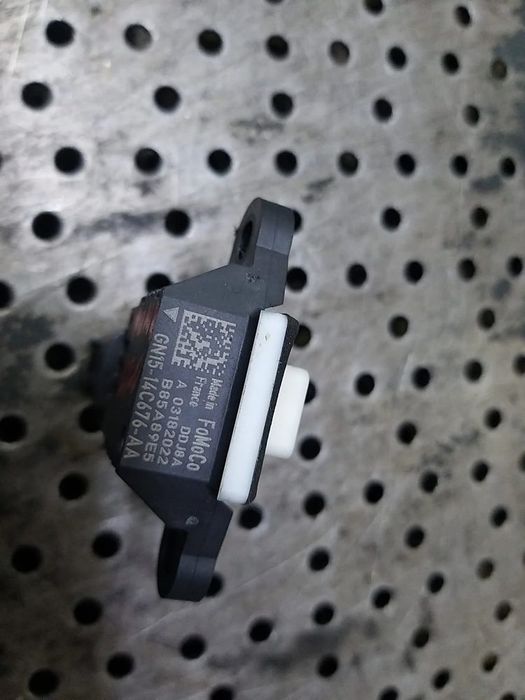 Senzor impact stanga fata ford puma j2k cf7 gn1514c676aa