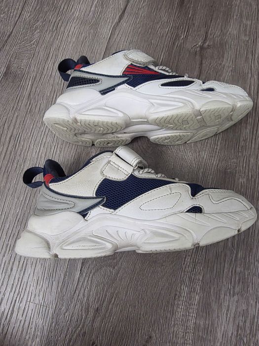 Кроссовки спортивные детские