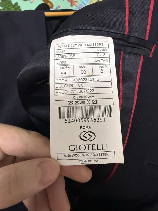 Продам мужской костюм