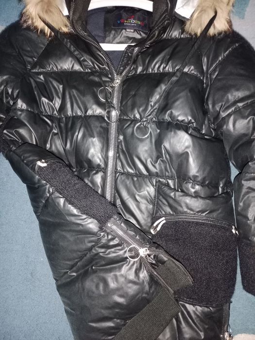 СКИДКА!Продам Зимнию куртку на девочку.