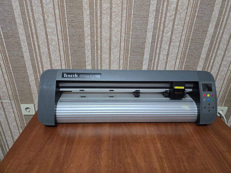 Плотер сатылады. Әріптер кеседі