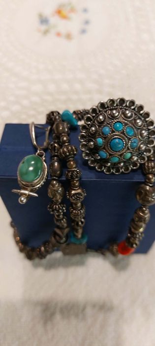 Продавам старинни бижута