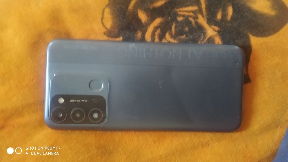 Tеshno spark 8 C памят 64 гб