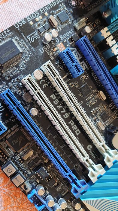 ASUS P9X79 Pro LGA2011 + Core i7-3960X Extreme Edition + 32GB DDR3