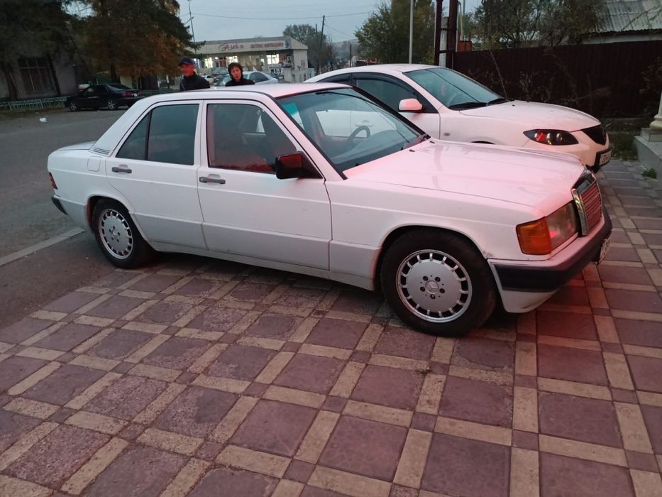 Продаю мерседес 190
