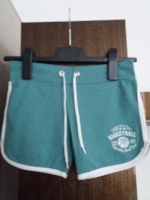 Pantaloni scurti de trening