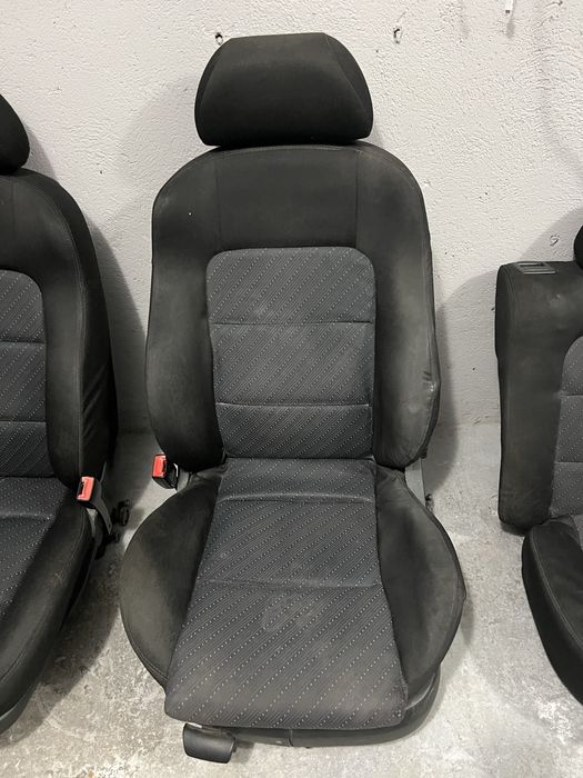 Салон с подгрев за Leon 1M