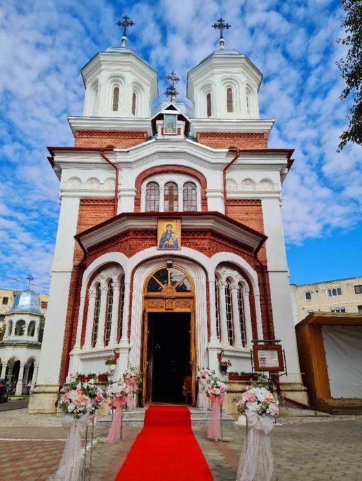 Arcada din flori evenimente super pret