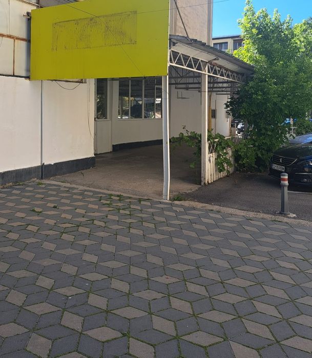 Închiriez spațiu comercial 100 mp în Călărași, zona 10 Nivele