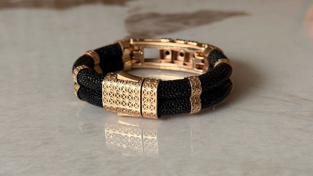 De vinzare bratara din aur 14K model exclusiv cu centura din scat