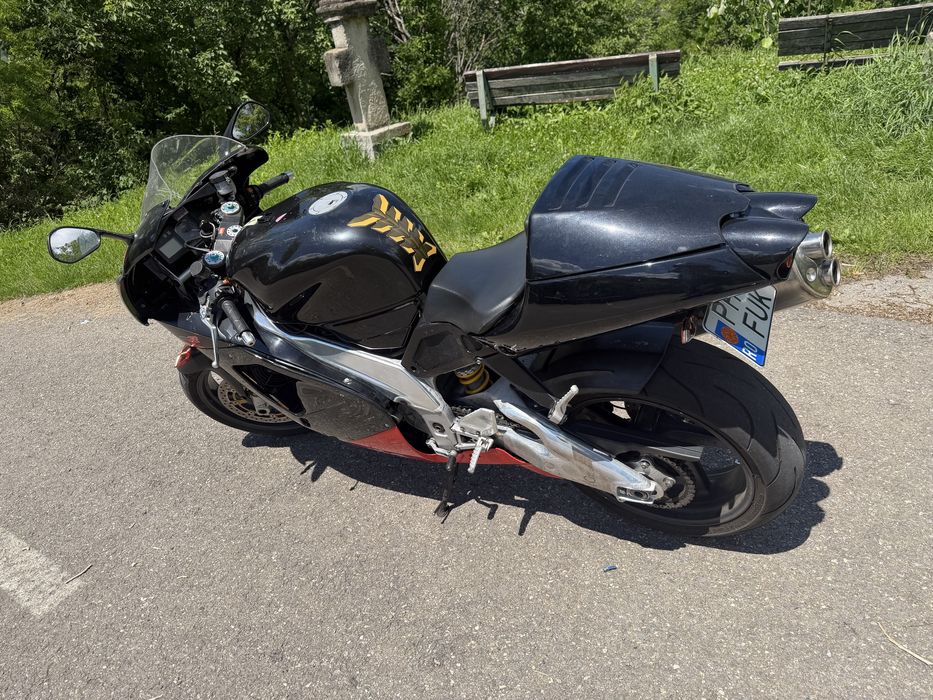 Aprilia Rsv 1000