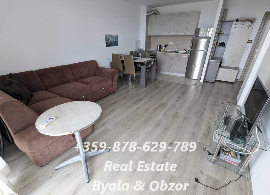 Двустаен апартамент с красива морска панорама в гр.Бяла