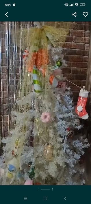 Продам новогоднюю ёлку за 1000 без игрушек .