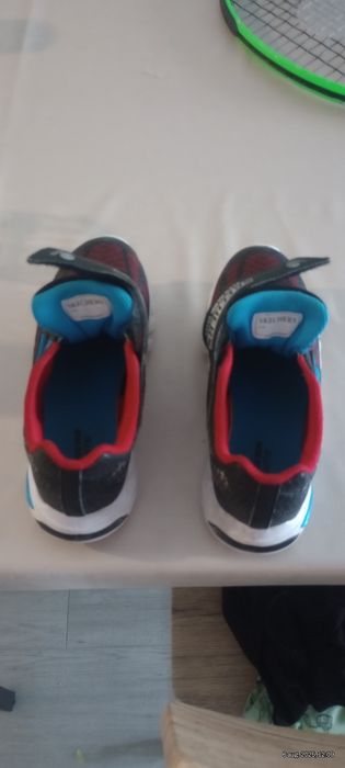 Adidasi Skechers, lumini, marimea 35- baiat 7 ani