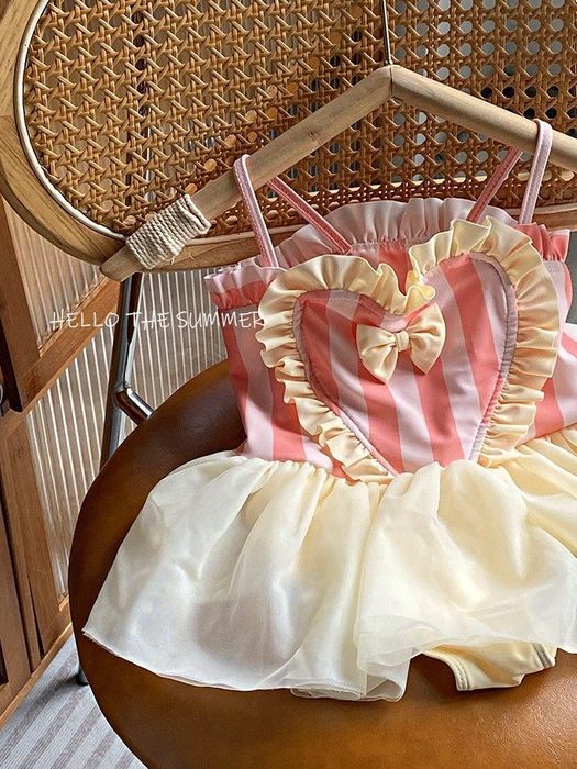 Купальник и шапочка для девочек