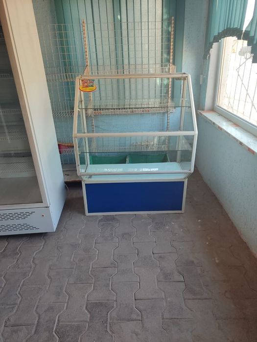 Стеклянные витрины