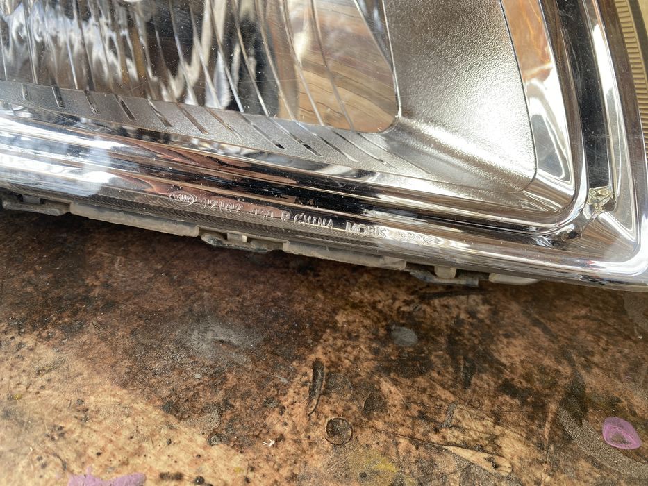 Десен фар за киа спортидж