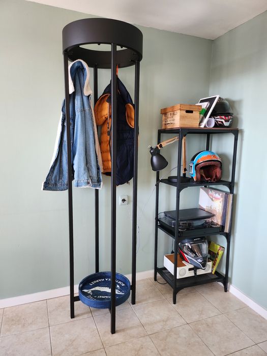 Закачалка за дрехи/закачалка подова