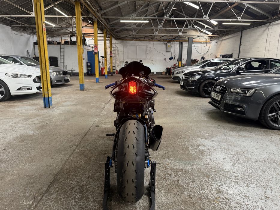 Yamaha R1M 2015 Full Carbon, Akrapovic
