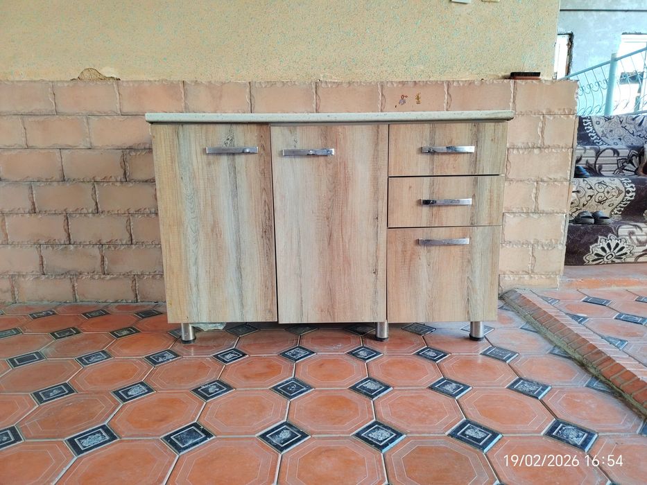 Ассалому Алайкум ошхона ун иш столи, бунгача ишлатилинган.