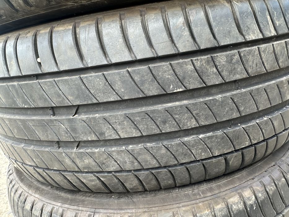 225/50/18-Michelin