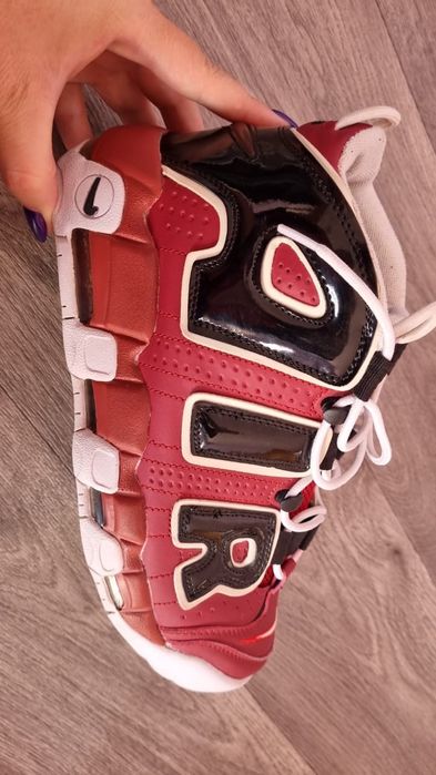 Продам кроссовки