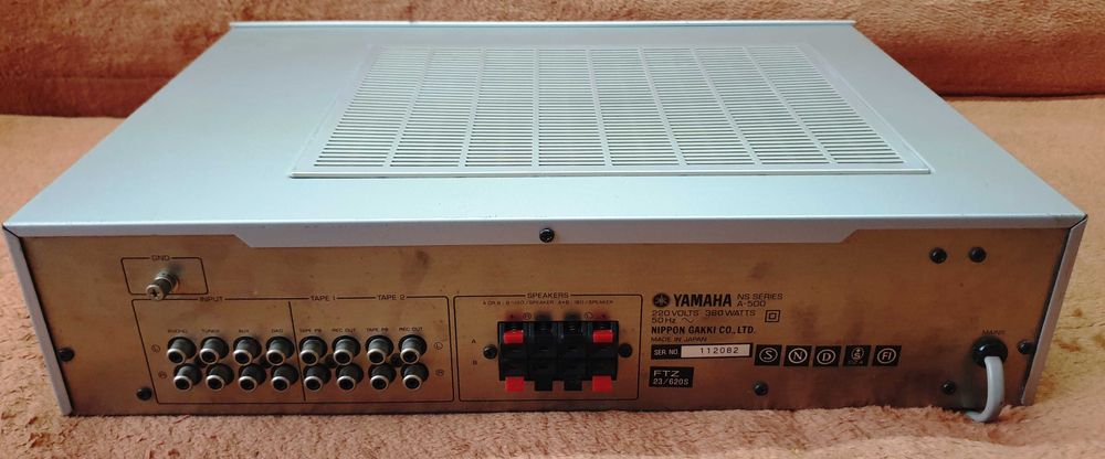 Yamaha A-500 statie 2X70W pe 8 Ohm distorsiuni 0,005%