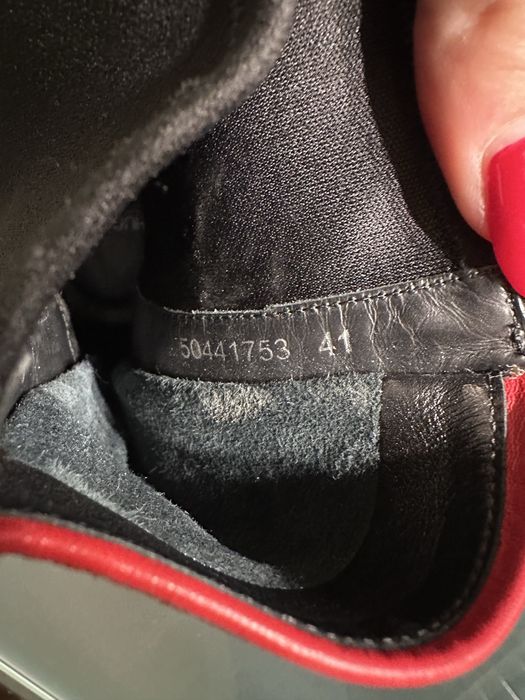 Черни боти Hugo