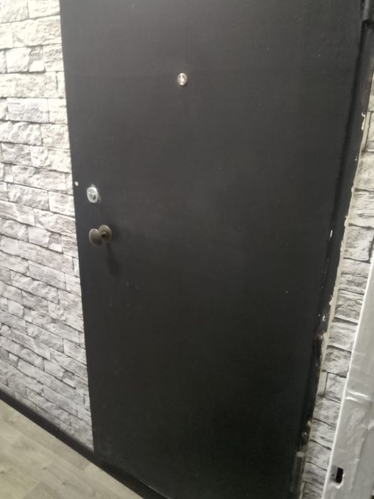 Продам входную дверь 200*80